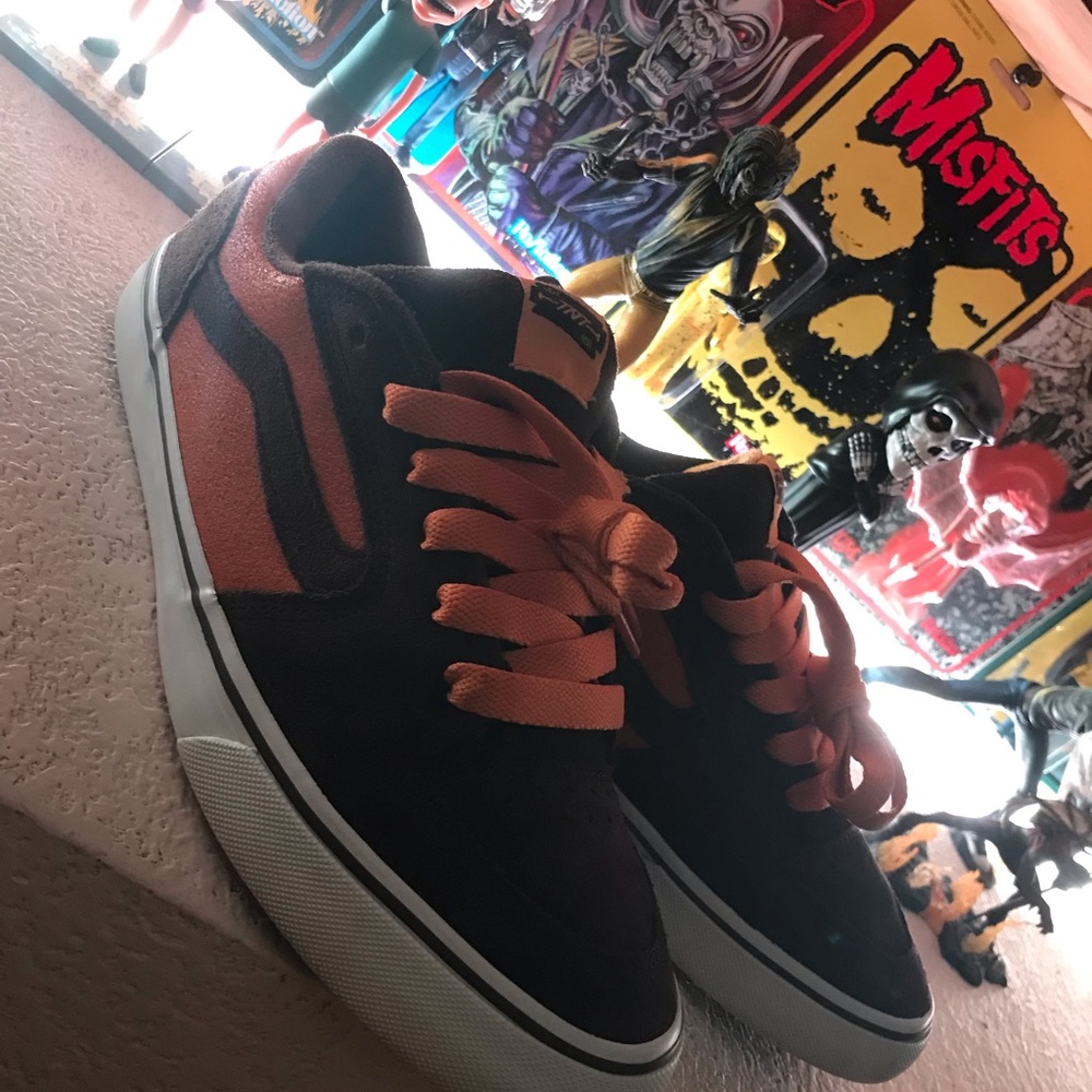Vans x Anti Hero TNT 4